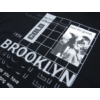 Kép 2/3 - Prémium minőségű PP.Fekete Brooklyn férfi nagyméretű hosszú ujjú póló.Öltözzön stílusosan extra méretekkel is!Próbálja fel üzletünkben vagy rendeljen online!2
