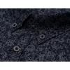 Kép 3/3 - 10XL Sötétkék mintás extra nagyméretű férfi ing részletfotó – gombos gallér és minta közelről