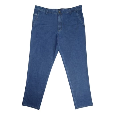 Elegáns szabású nagyméretű férfi svédzsebes farmernadrág kék színben. Prémium minőségű természetes Tencel anyagból!Rendeljen online, gyors szállítással vagy jöjjön el üzletünkbe személyesen!