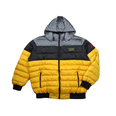 Prémium minőségű Sárga Tricolor pufi extra nagyméretű férfi télikabát mely nem hiányozhat a téli hidegben.Tekintse meg online vagy személyesen üzletünkben.