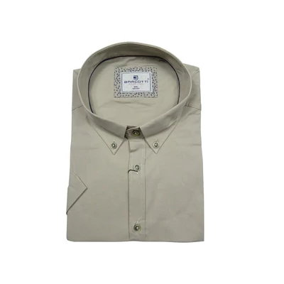 Extra nagyméretű sportos elegáns B.Sima bézs férfi rövid ujjú ing kiváló minőségű rugalmas pamut anyagból 6XL-9XL méretekben.Rendeljen online kényelmesen vagy jöjjön el személyesen üzletünkbe!