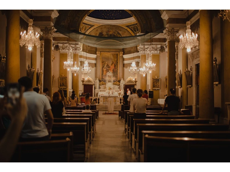 Mit vegyek fel templomba nagyméretű férfiként?