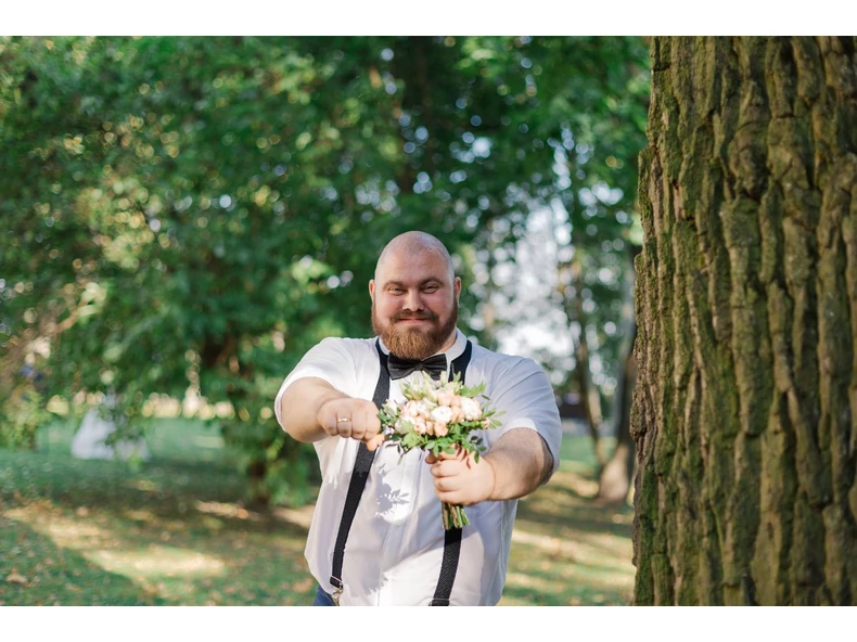 Nagyméretű férfi öltözet esküvőre – vendégként, vőlegényként vagy örömapaként
