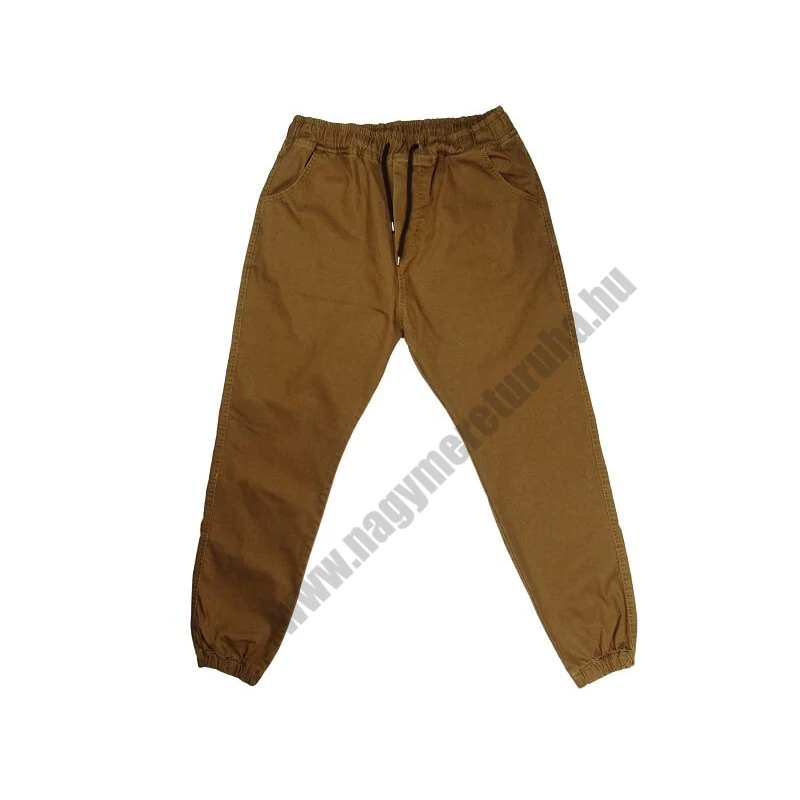 Nagy XL-8XL méretű P.Barna gumis derekú és aljú férfi jogger farmernadrág. Prémium minőségű rugalmas pamut anyagból!Rendeljen online vagy jöjjön el üzletünkbe, próbálja fel személyesen!1