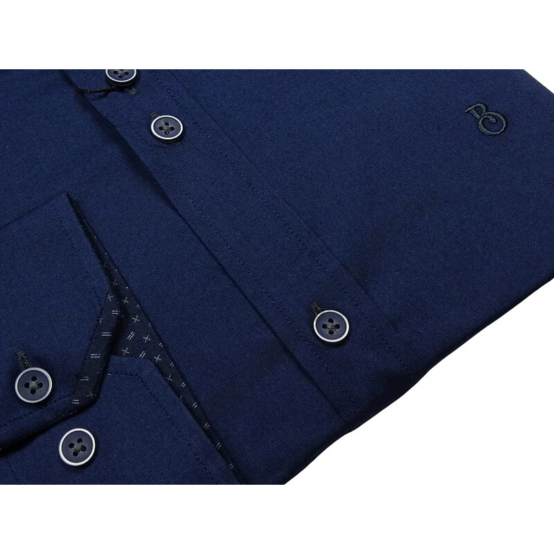 2XL-6XL méretű B.Sötétkék dupla gombos férfi nagyméretű hosszú ujjú ing a legújabb trendek szerint. Prémium minőségű rugalmas pamut anyagból.Rendeljen online kényelmesen vagy jöjjön el személyesen üzletünkbe!3
