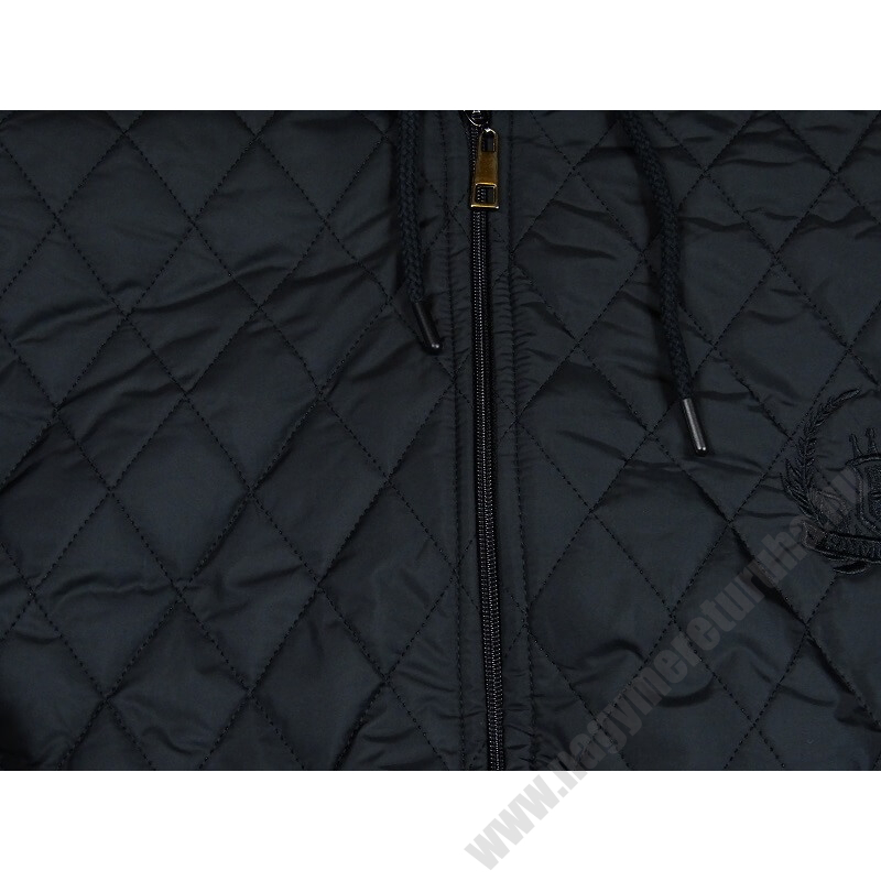 Prémium minőségű R.Fekete férfi nagyméretű steppelt pulcsi dzseki.Rendeljen online kényelemesen vagy jöjjön el hozzánk üzletünkbe!3