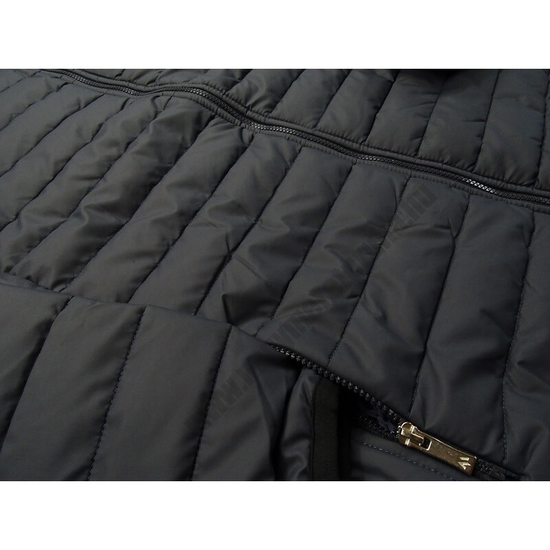 3XL-8XL méretű sötétkék színű, bőrhatású férfi pufi kabát, prémium minőségű anyagokból. Tekintse meg online vagy jöjjön el hozzánk személyesen üzletünkbe.3