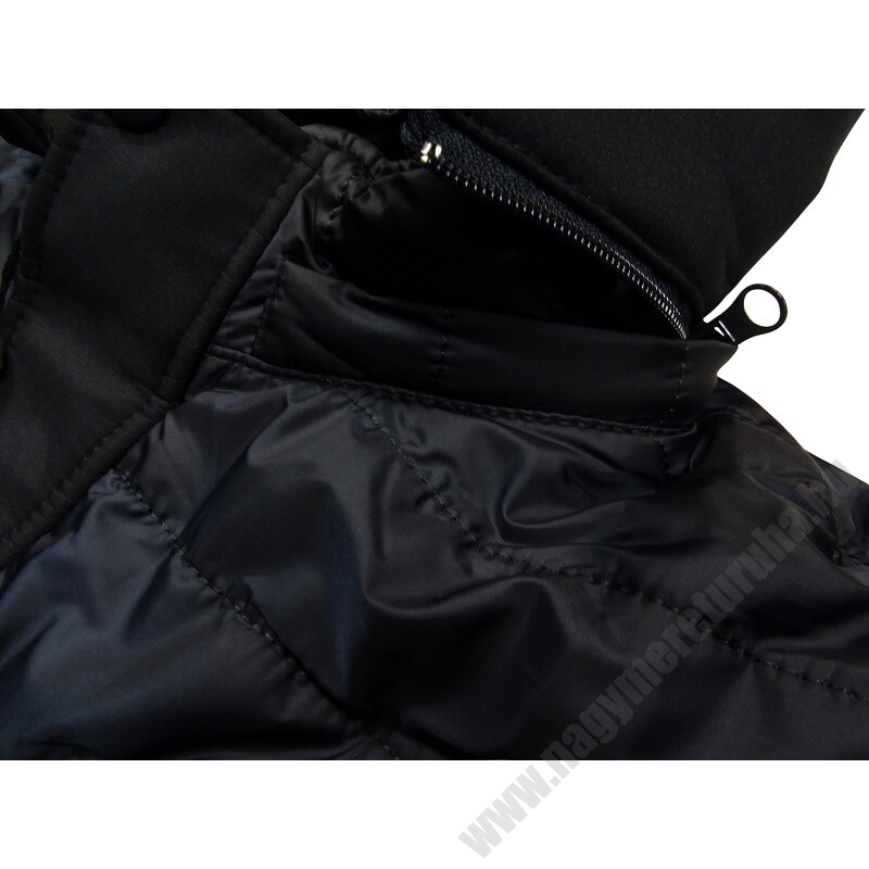 Férfi nagy 3XL-6XL méretű bélelt softshell kabát levehető kapucnival, sötétkék színben. Tekintse meg online vagy jöjjön el hozzánk személyesen üzletünkbe.3