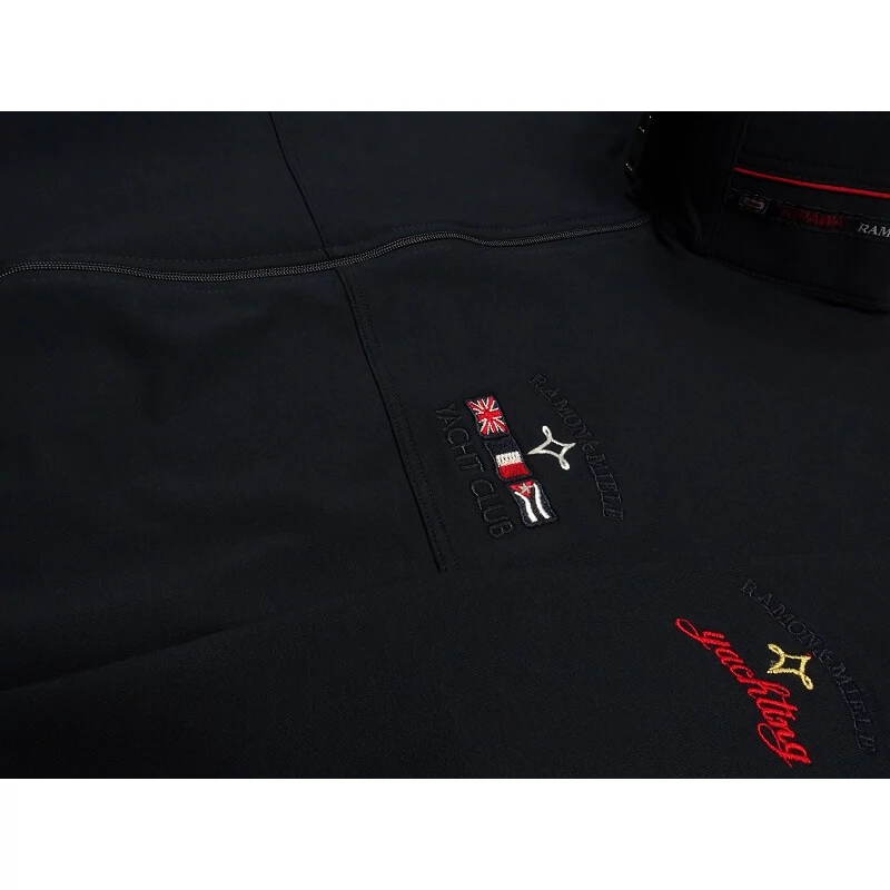 Nagy 2XL-6XL méretű R.Káró sötétkék férfi melegítő szett sok zsebbel, rugalmas pamut anyagból.Rendeljen online kényelmesen vagy jöjjön el hozzánk személyesen!2