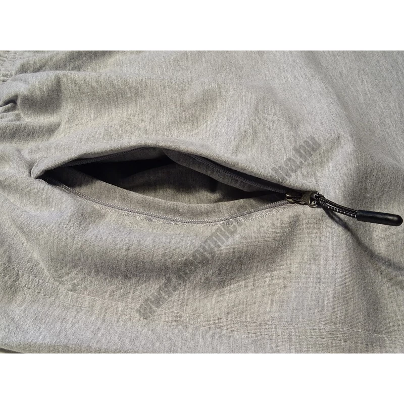 Nagy 2XL-6XL méretű férfi pamut rövidnadrág szürke színben cipzáras zsebekkel. Prémium minőségű, pamutban gazdag rugalmas anyagból!Rendeljen online, gyors 1-2 napos szállítással vagy jöjjön el hozzánk és próbálja fel személyesen!3
