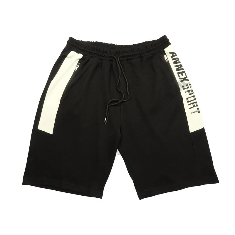 Nagy 2XL,3XL,4XL,5XL,6XL méretű férfi fekete színű, pamut rövidnadrág fehér csíkokkal és cipzáras zsebekkel. Prémium minőségű rugalmas pamutból!Rendeljen online, gyors 1-2 napos szállítással vagy jöjjön el hozzánk és próbálja fel személyesen!