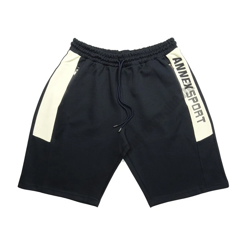 Nagy 2XL,3XL,4XL,5XL,6XL méretű férfi sötétkék színű, pamut rövidnadrág fehér csíkokkal és cipzáras zsebekkel. Prémium minőségű rugalmas pamutból!Rendeljen online, gyors 1-2 napos szállítással vagy jöjjön el hozzánk és próbálja fel személyesen!