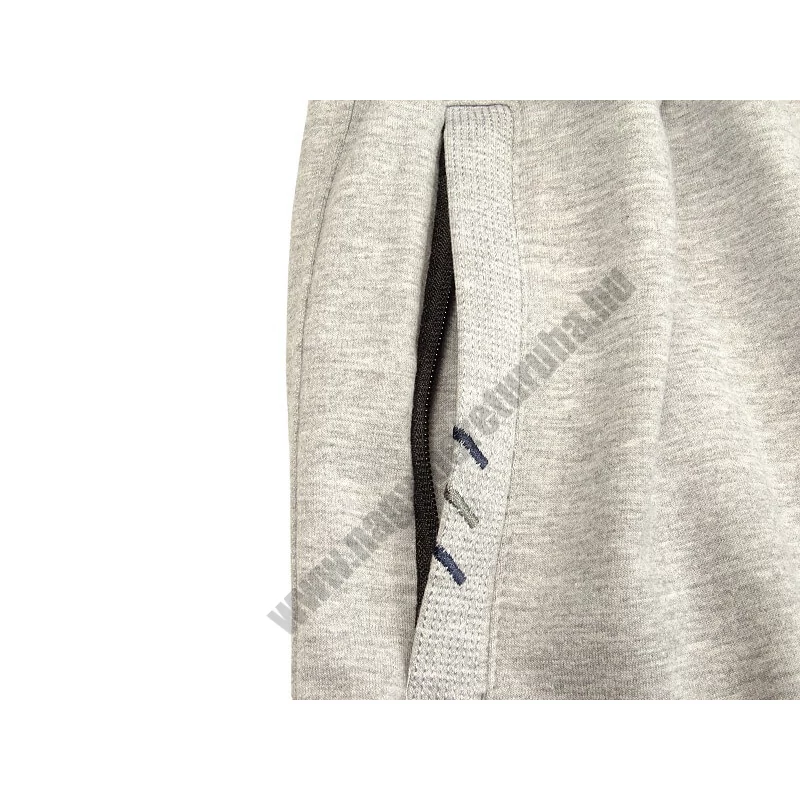 Nagy 3XL,4XL,5XL,6XL,7XL,8XL méretű férfi szürke színű, pamut rövidnadrág cipzáras zsebekkel. Prémium minőségű 100% pamutból!Rendeljen online, gyors 1-2 napos szállítással vagy jöjjön el hozzánk és próbálja fel személyesen!2