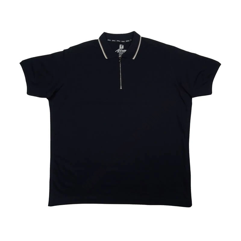 2XL-6XL méretű sötétkék színű, félcipzáras férfi rövid ujjú nagyméretű galléros póló kiváló minőségű rugalmas piké pamutból. Próbálja fel személyesen vagy vásárolja meg online, pontos mérettáblázatunk segítségével!1