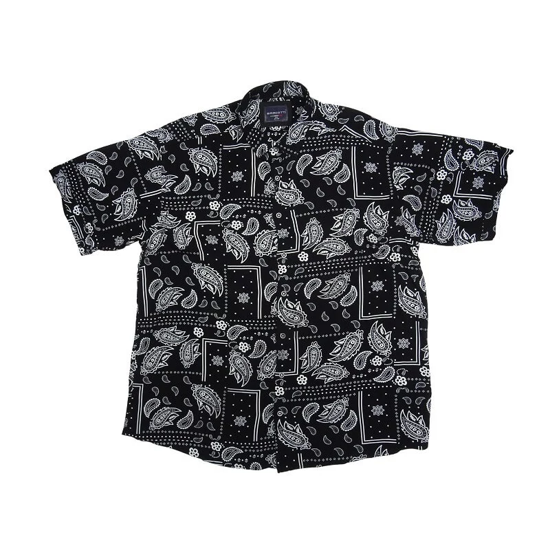 A nyár kedvence a B.Fekete, fehér mintás nagyméretű férfi rövid ujjú viszkóz ing. Kiváló minőségű vékony anyagból.Rendeljen online kényelmesen vagy jöjjön el személyesen üzletünkbe!