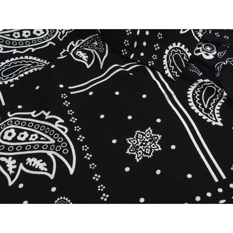 A nyár kedvence a B.Fekete, fehér mintás nagyméretű férfi rövid ujjú viszkóz ing. Kiváló minőségű vékony anyagból.Rendeljen online kényelmesen vagy jöjjön el személyesen üzletünkbe!2