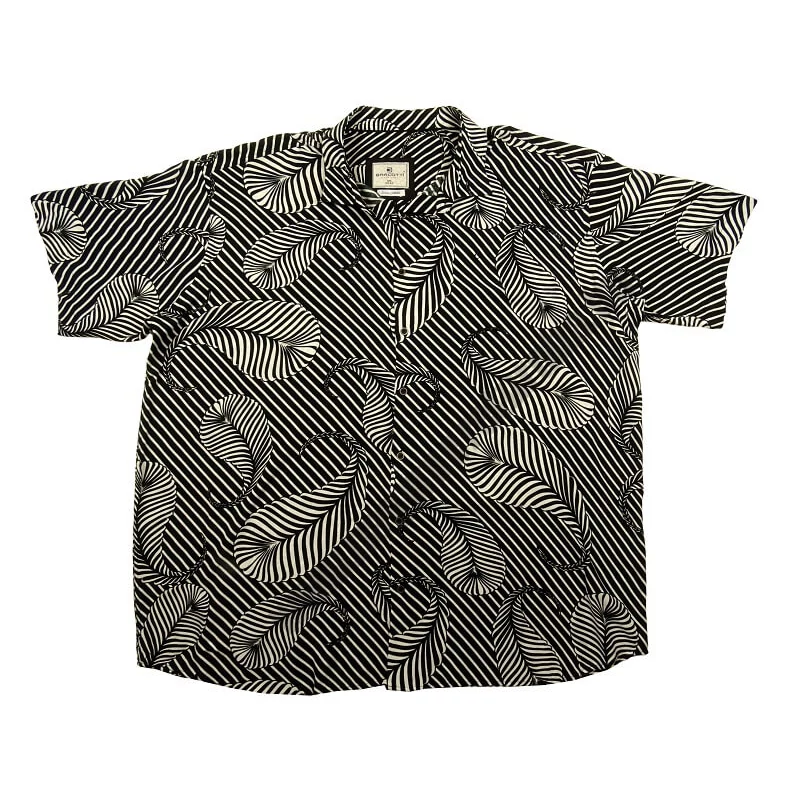 Extra nagy férfi rövid ujjú viszkóz ing 6XL-9XL méretekben.Fekete,fehér csíkos, 3D hatású levél mintás.Prémium minőségű 100% viszkózból.Rendeljen online kényelmesen vagy jöjjön el személyesen üzletünkbe!2