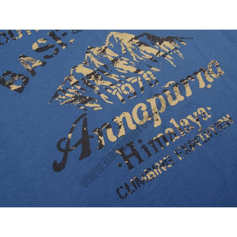 2XL nagyméretű A.Himalaya indigókék színű,férfi rövid ujjú póló divatos felirattal és mintával. Prémium minőségű 100% pamutból. Rendeljen online vagy jöjjön el hozzánk személyesen üzletünkbe!2