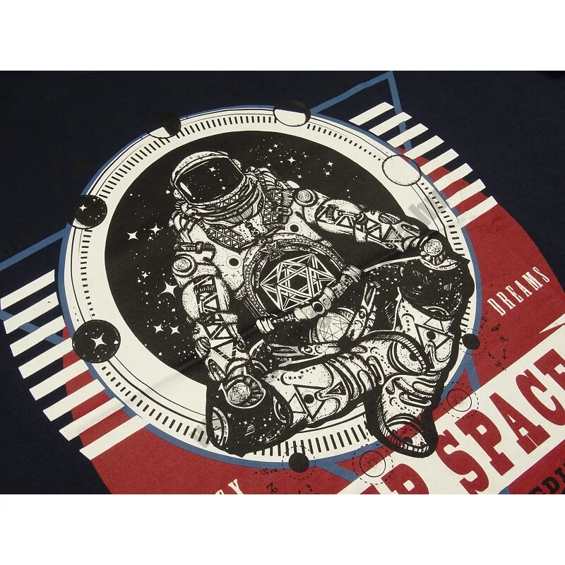 Nagy 2XL méretű A.Space sötétkék férfi rövid ujjú póló divatos felirattal. Prémium minőségű 100% pamutból. Rendeljen online vagy jöjjön el hozzánk személyesen üzletünkbe!2