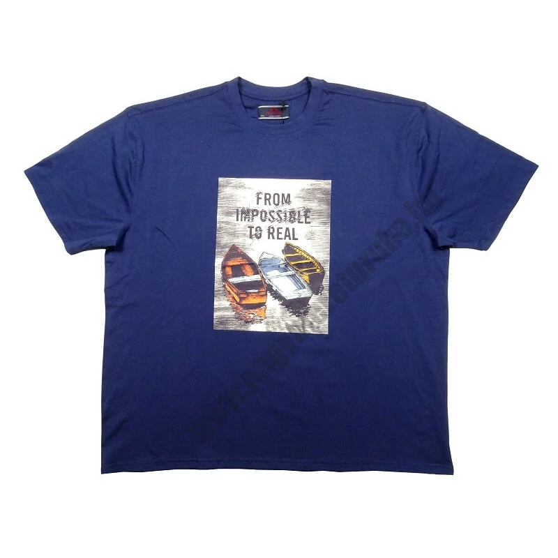 Nagy 3XL-6XL méretű férfi rövid ujjú póló kék színben, divatos csónakos mintával. Rugalmas prémium minőségű pamutból a kényelmes hétköznapokra. Rendeljen online, pár kattintással vagy jöjjön el hozzánk személyesen!1