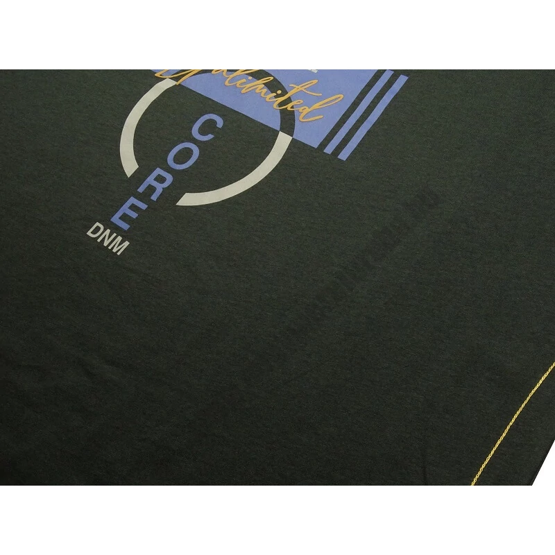Nyári 3XL,4XL,5XL,6XL-nagyméretű férfi póló. Bazaltszürke színű, színes nyomott mintás és feliratos. 100% prémium minőségű pamutból. Rendeljen online, pár kattintással vagy jöjjön el hozzánk személyesen!2
